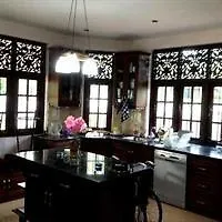 Tonita Villa 尼甘布