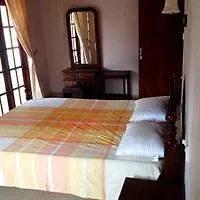 Tonita Villa 尼甘布 招待所