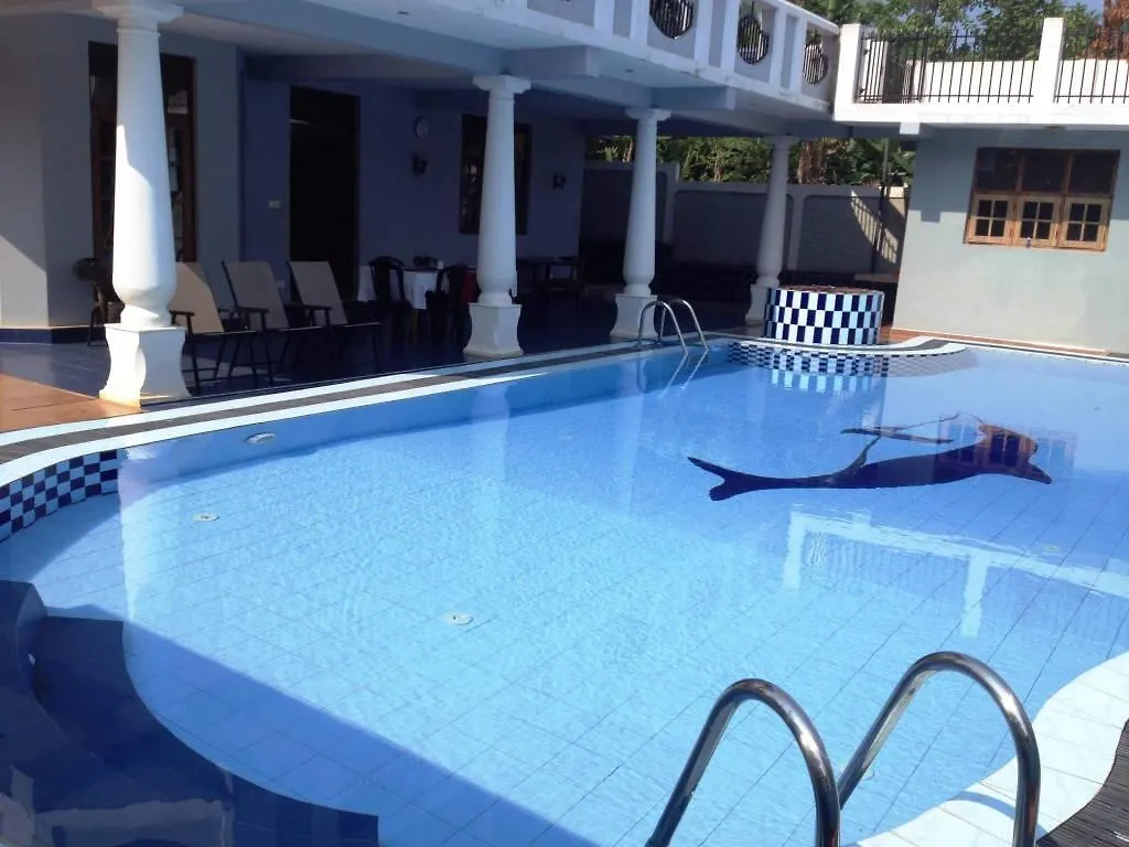 Tonita Villa 尼甘布